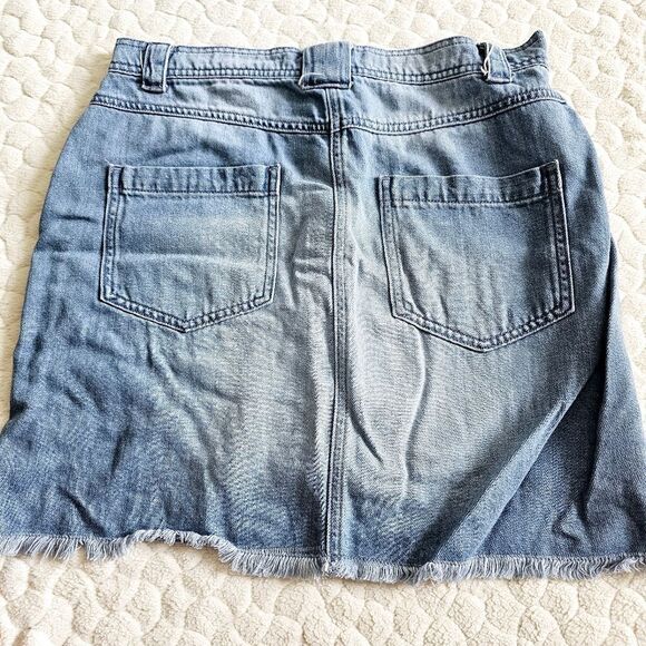 Denim mini skirt buttons light weight distressed frayed 27 4 - Picture 2 of 6